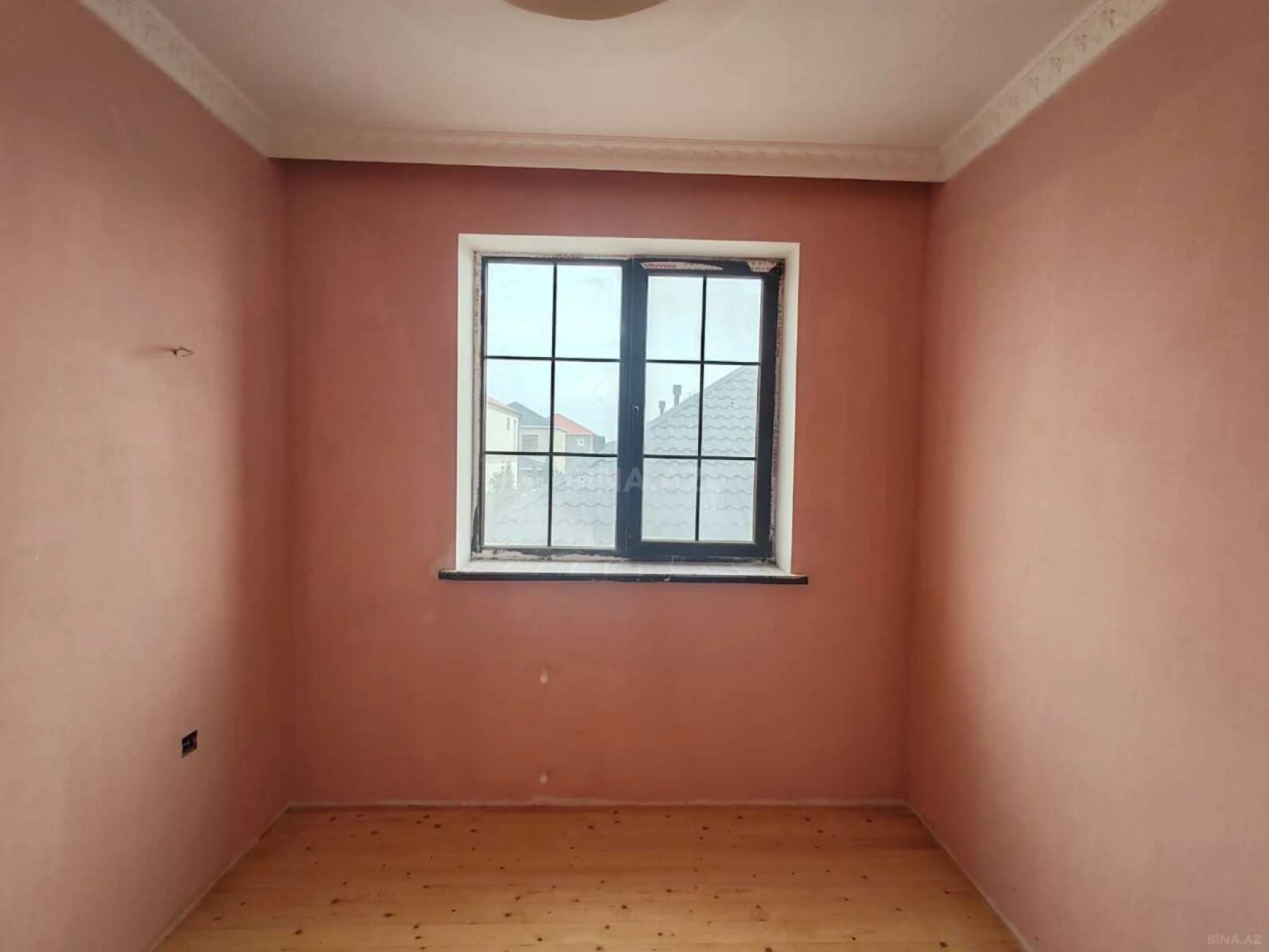 Satılır 5 otaqlı həyət evi 250 m²