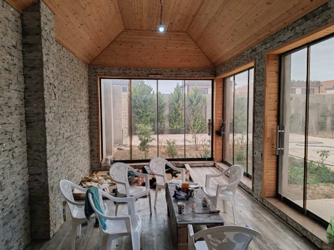 Satılır 5 otaqlı həyət evi 250 m²