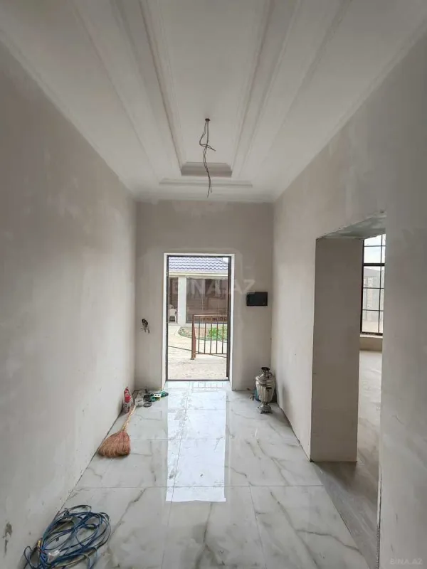 Satılır 5 otaqlı həyət evi 250 m²