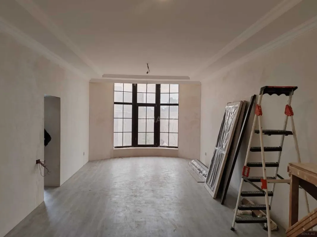 Satılır 5 otaqlı həyət evi 250 m²