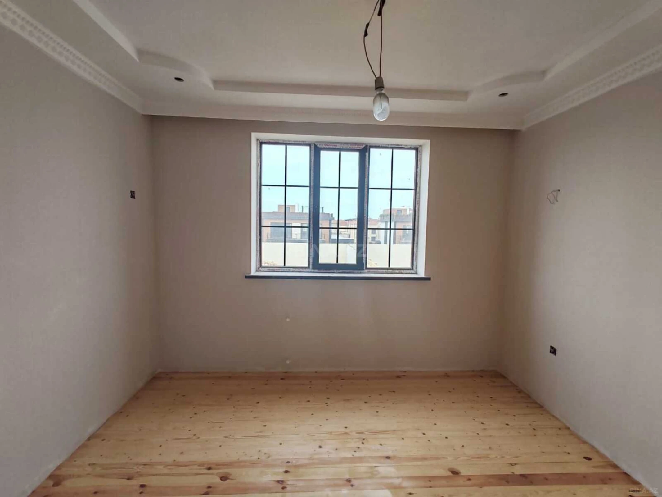 Satılır 5 otaqlı həyət evi 250 m²