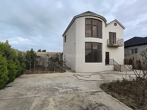 Satılır 5 otaqlı həyət evi 250 m²