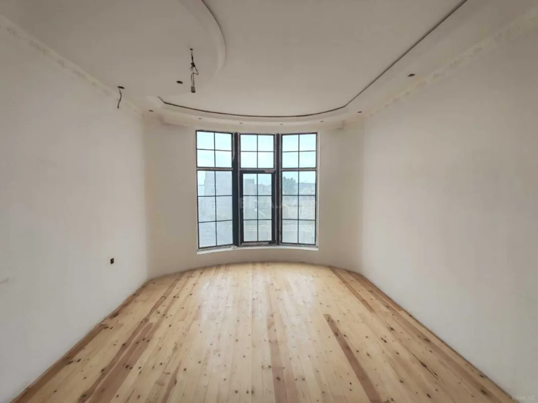 Satılır 5 otaqlı həyət evi 250 m²