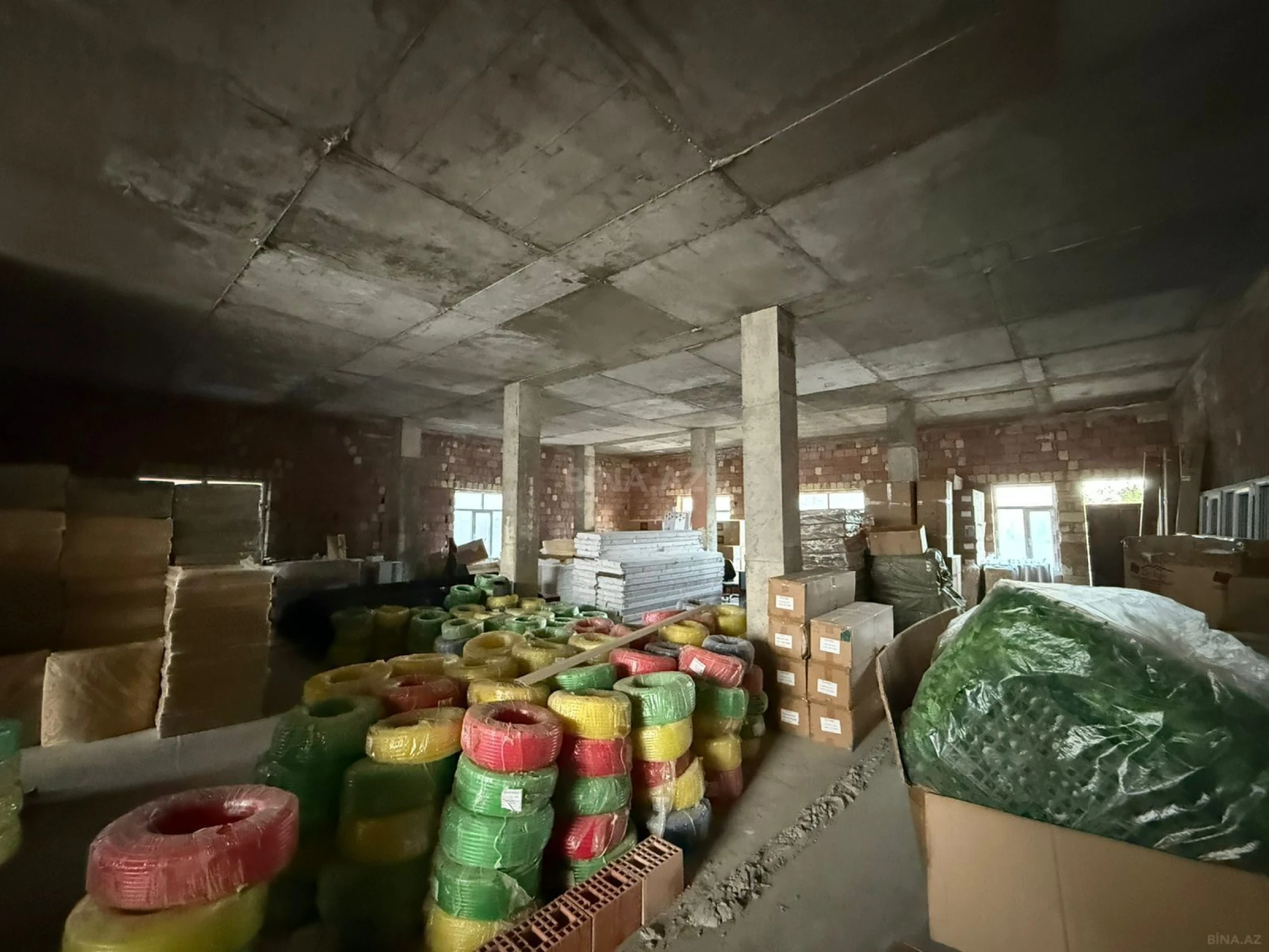 Satılır obyekt 1150 m²