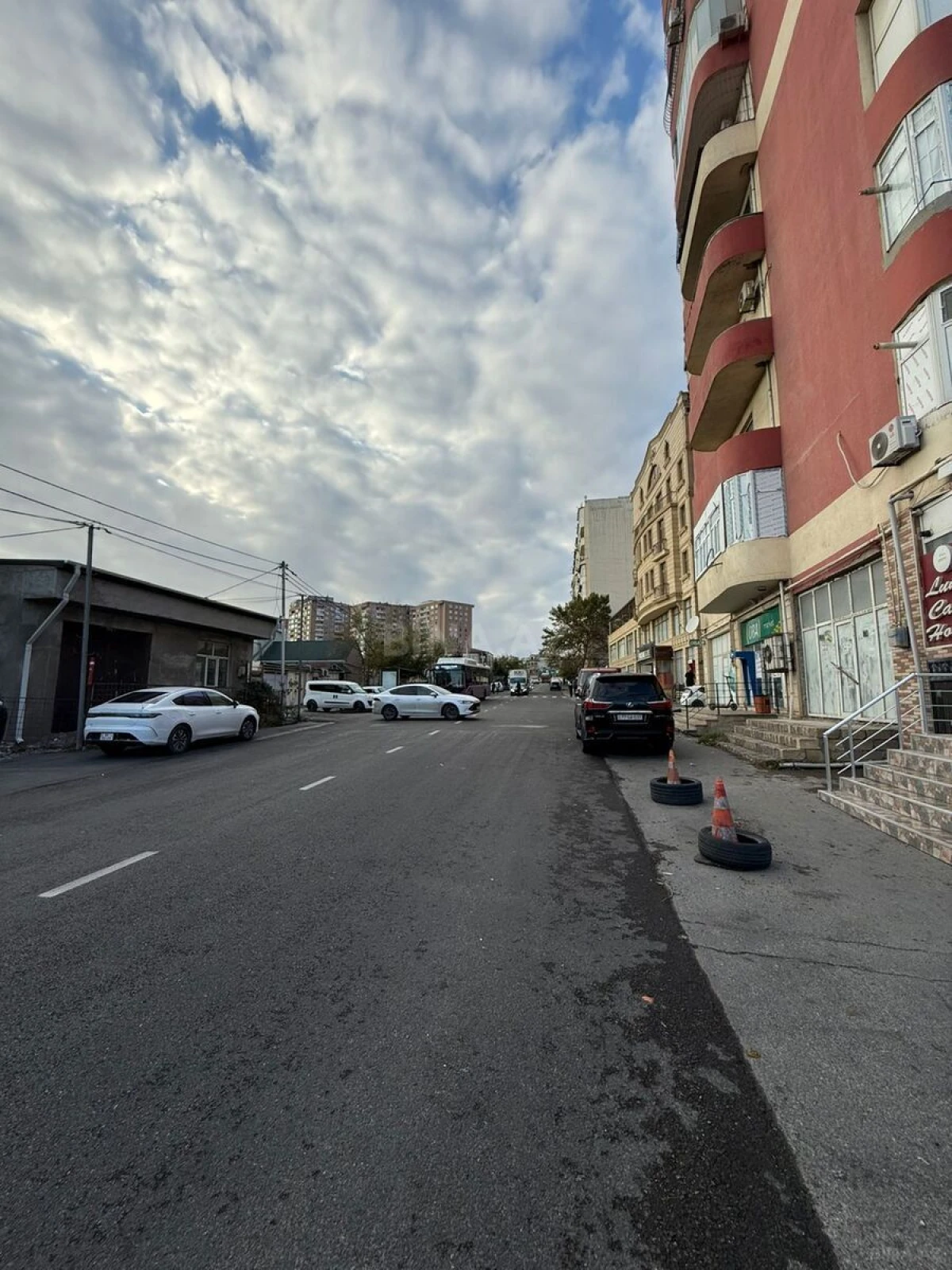 Satılır obyekt 1150 m²