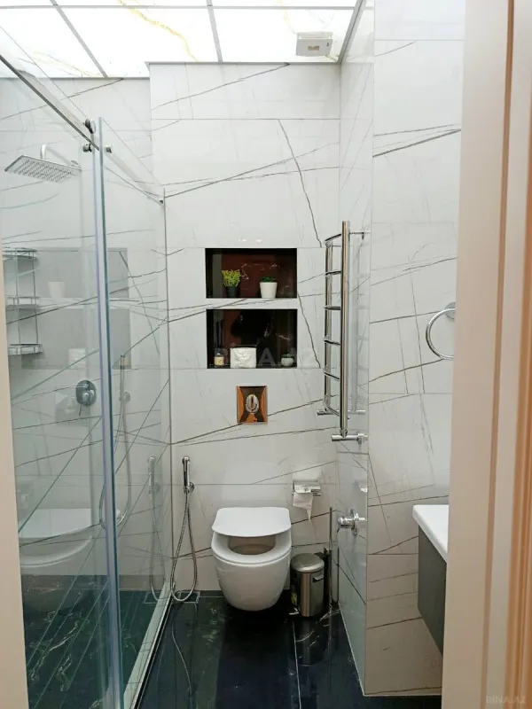 Satılır 3 otaqlı mənzil 130 m²