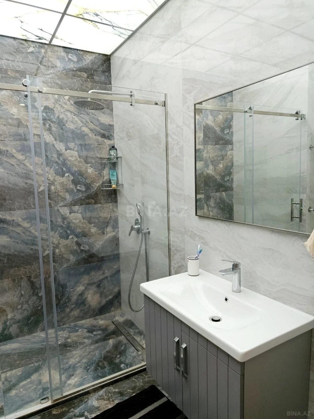 Satılır 3 otaqlı mənzil 130 m²