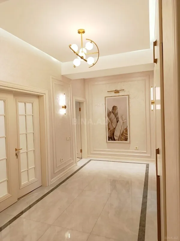 Satılır 3 otaqlı mənzil 130 m²