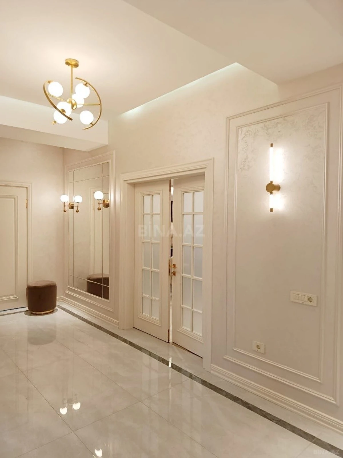 Satılır 3 otaqlı mənzil 130 m²