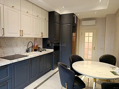 Satılır 3 otaqlı mənzil 130 m²