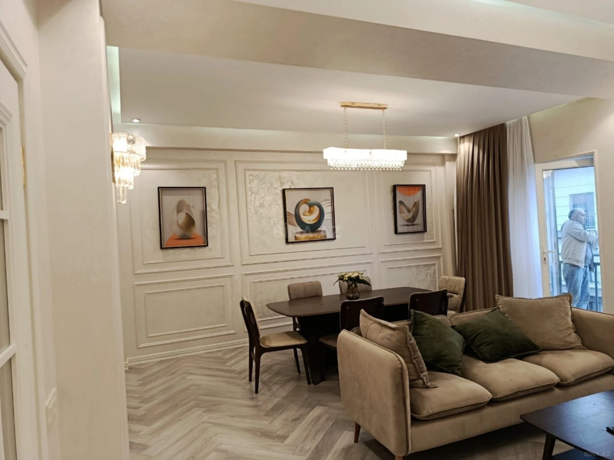 Satılır 3 otaqlı mənzil 130 m²