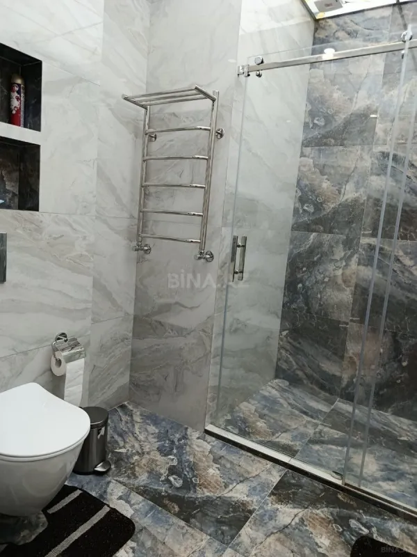 Satılır 3 otaqlı mənzil 130 m²