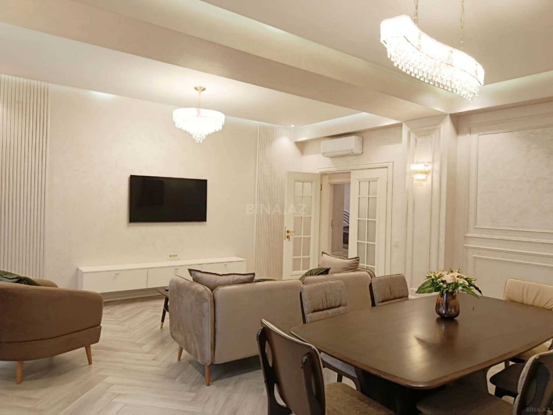 Satılır 3 otaqlı mənzil 130 m²