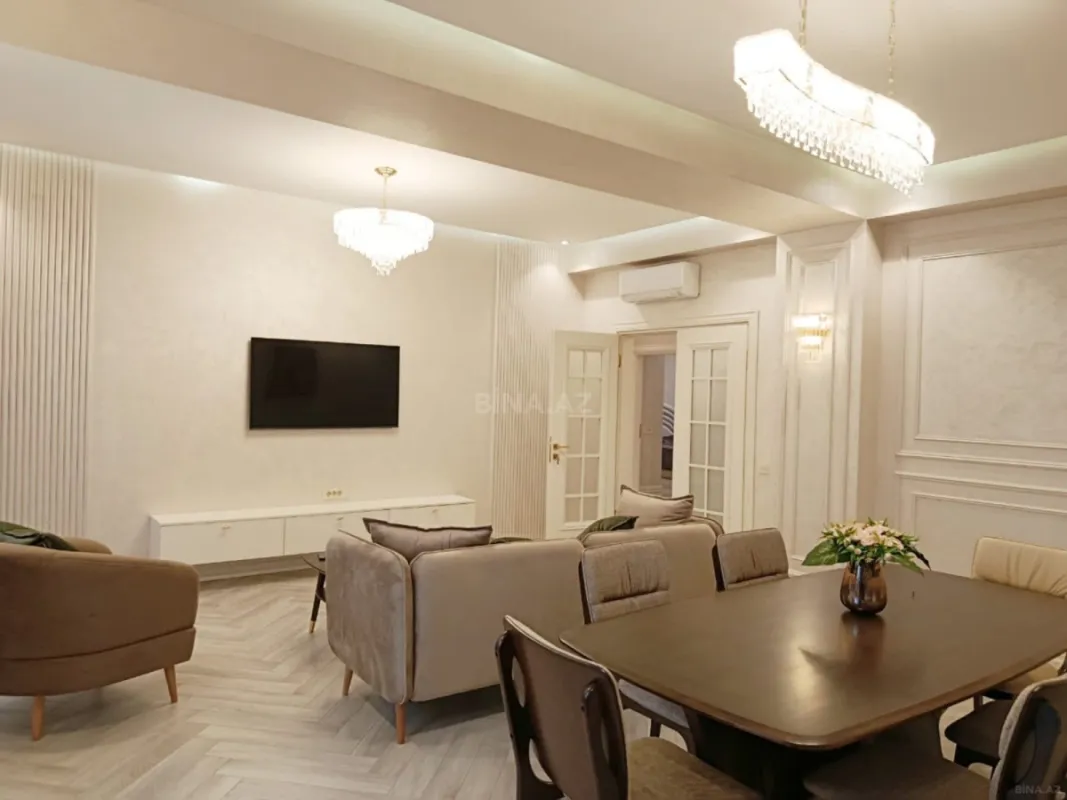 Satılır 3 otaqlı mənzil 130 m²