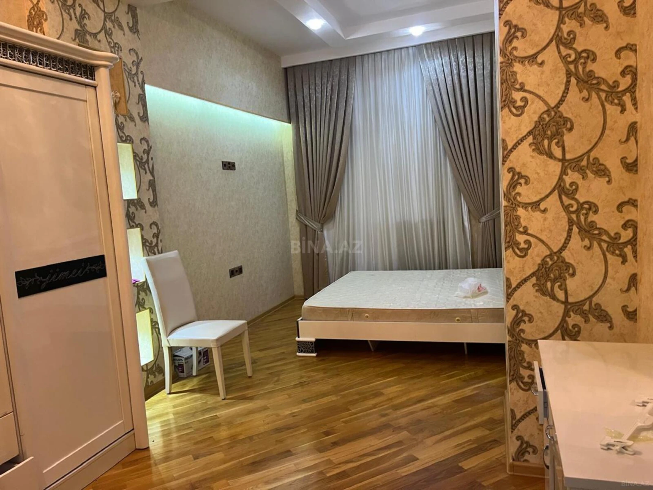 Kirayə verilir 2 otaqlı mənzil 110 m²