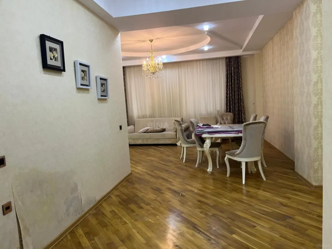 Kirayə verilir 2 otaqlı mənzil 110 m²