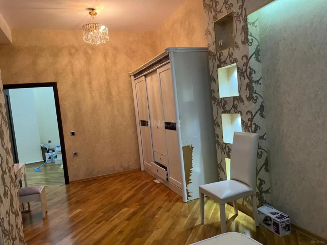 Kirayə verilir 2 otaqlı mənzil 110 m²