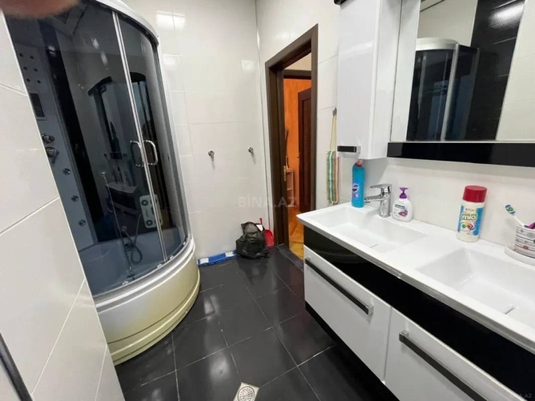 Kirayə verilir 2 otaqlı mənzil 110 m²