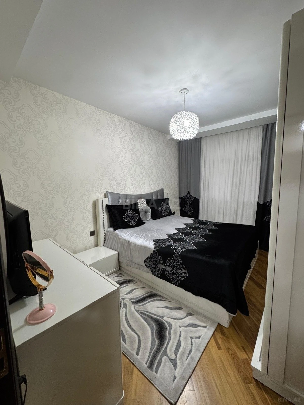 Satılır 4 otaqlı mənzil 100 m²