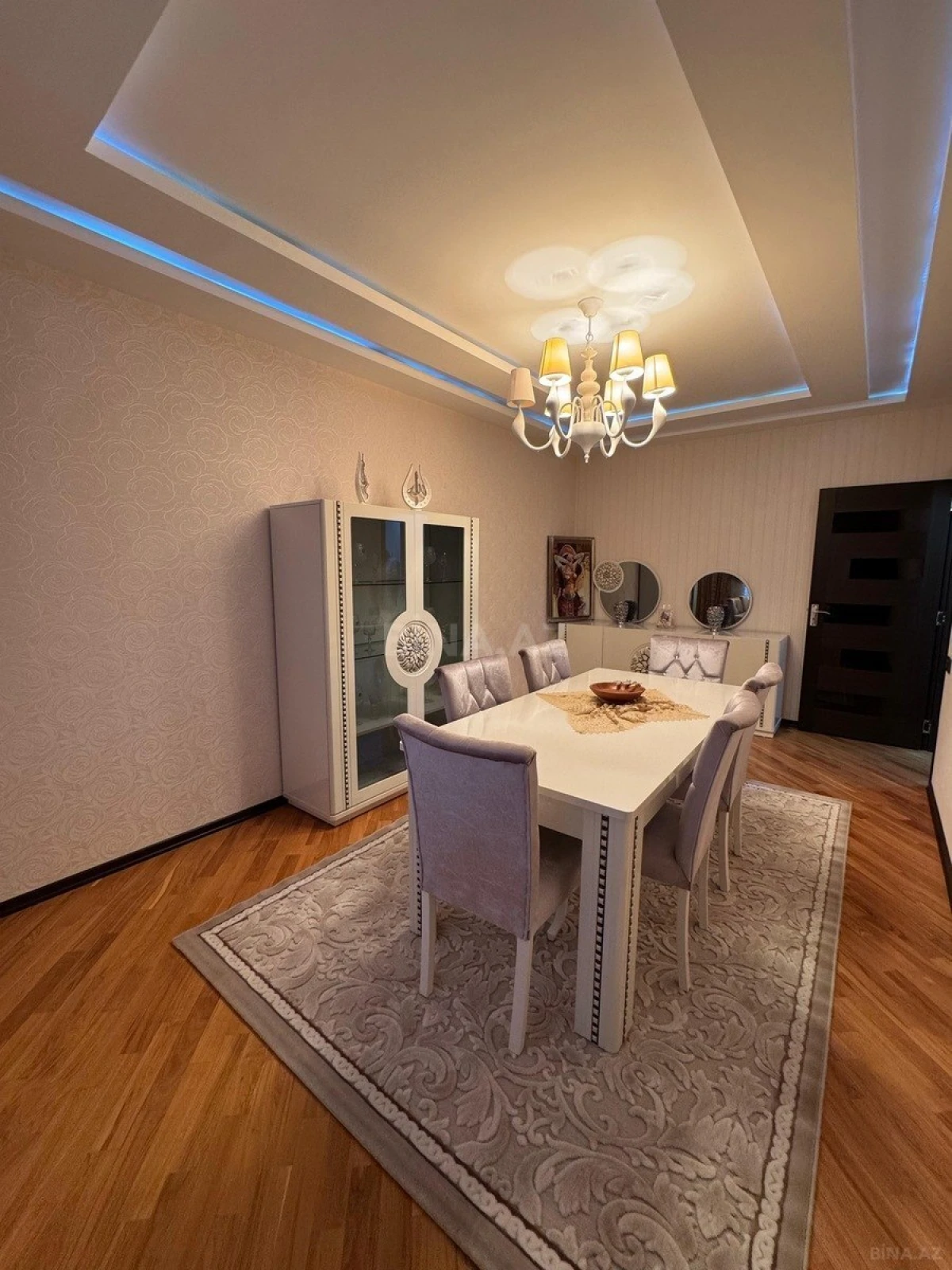 Satılır 4 otaqlı mənzil 100 m²