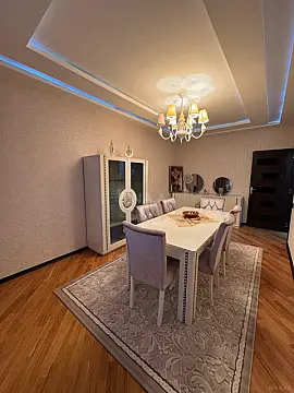 Satılır 4 otaqlı mənzil 100 m²