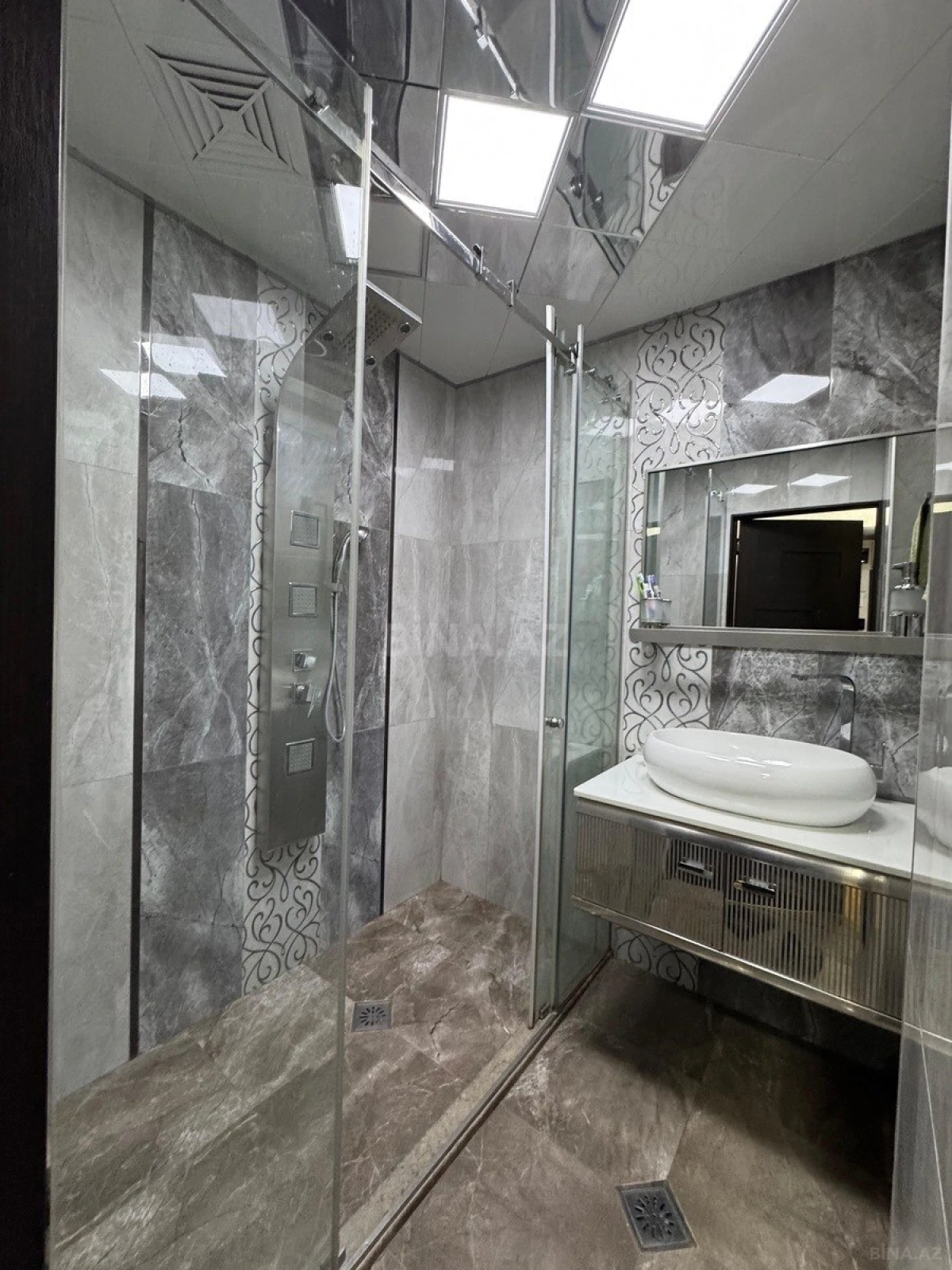 Satılır 4 otaqlı mənzil 100 m²