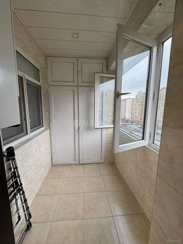 Satılır 4 otaqlı mənzil 100 m²