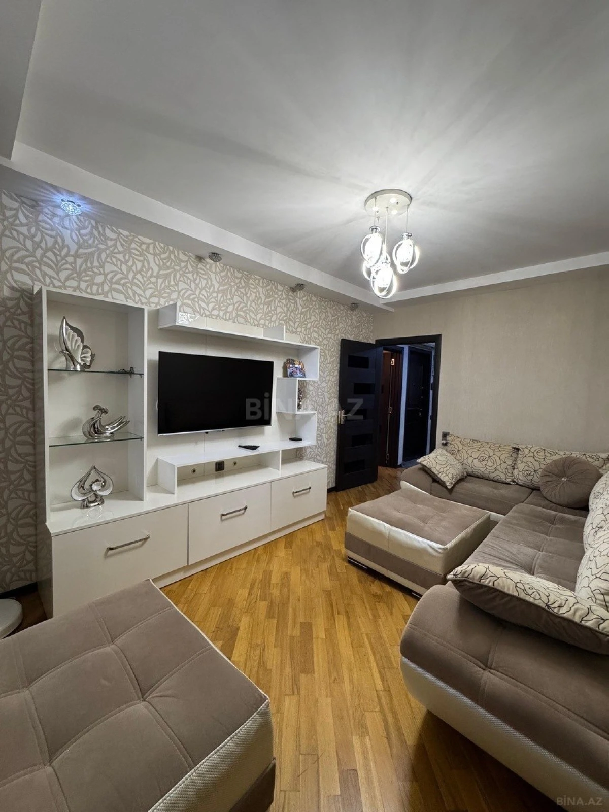 Satılır 4 otaqlı mənzil 100 m²