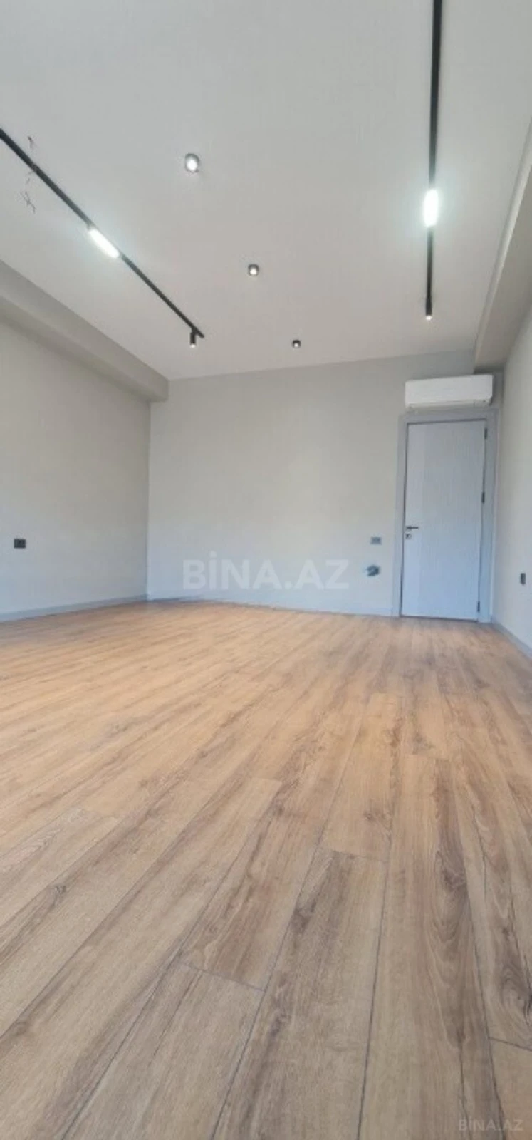 Satılır 5 otaqlı mənzil 202 m²