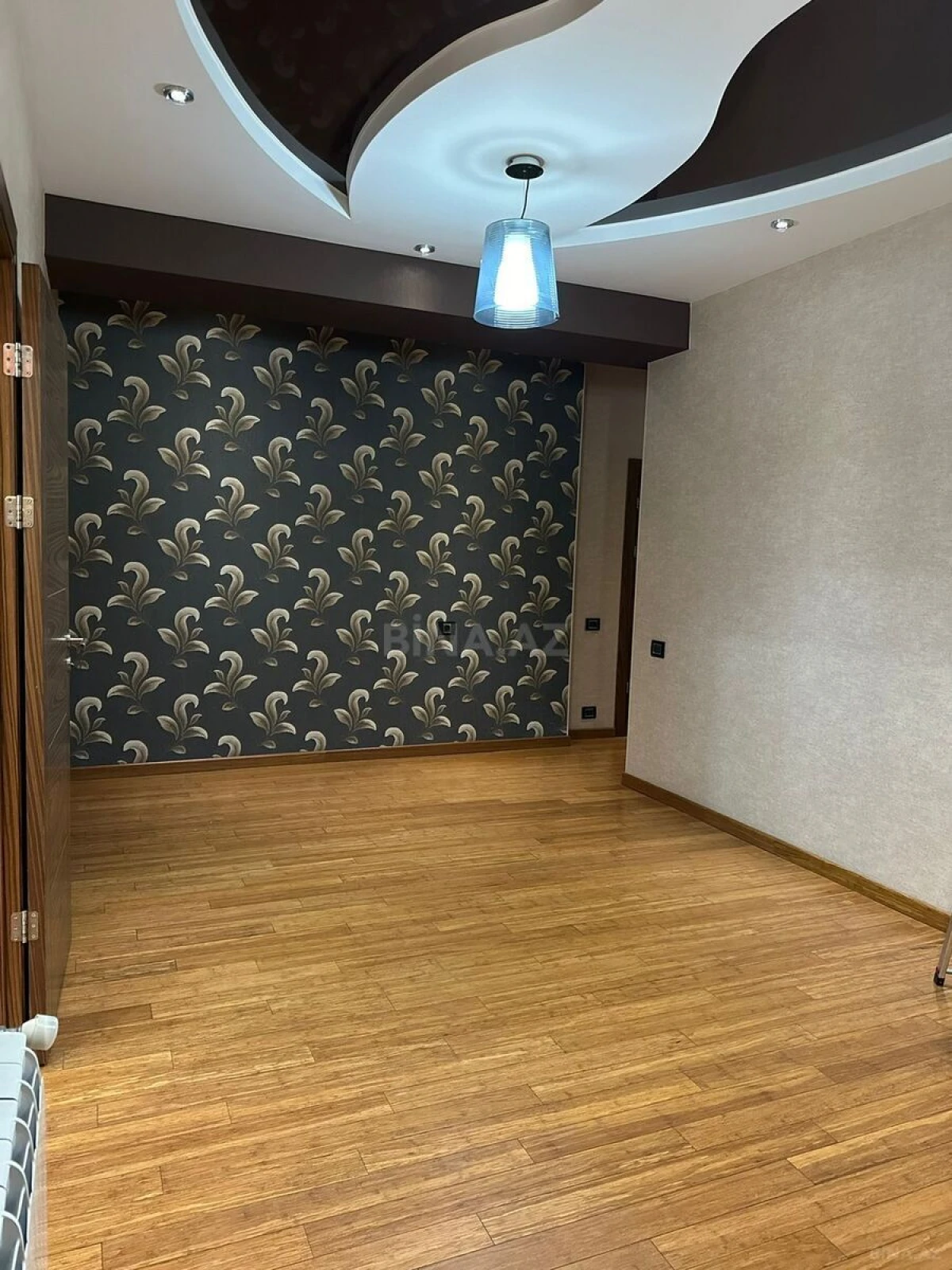 Kirayə verilir 3 otaqlı mənzil 130 m²