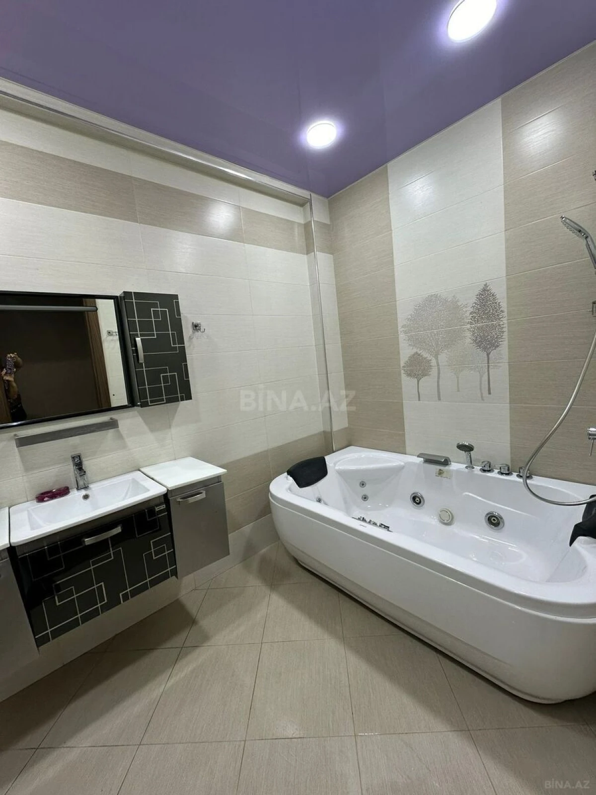 Kirayə verilir 3 otaqlı mənzil 130 m²
