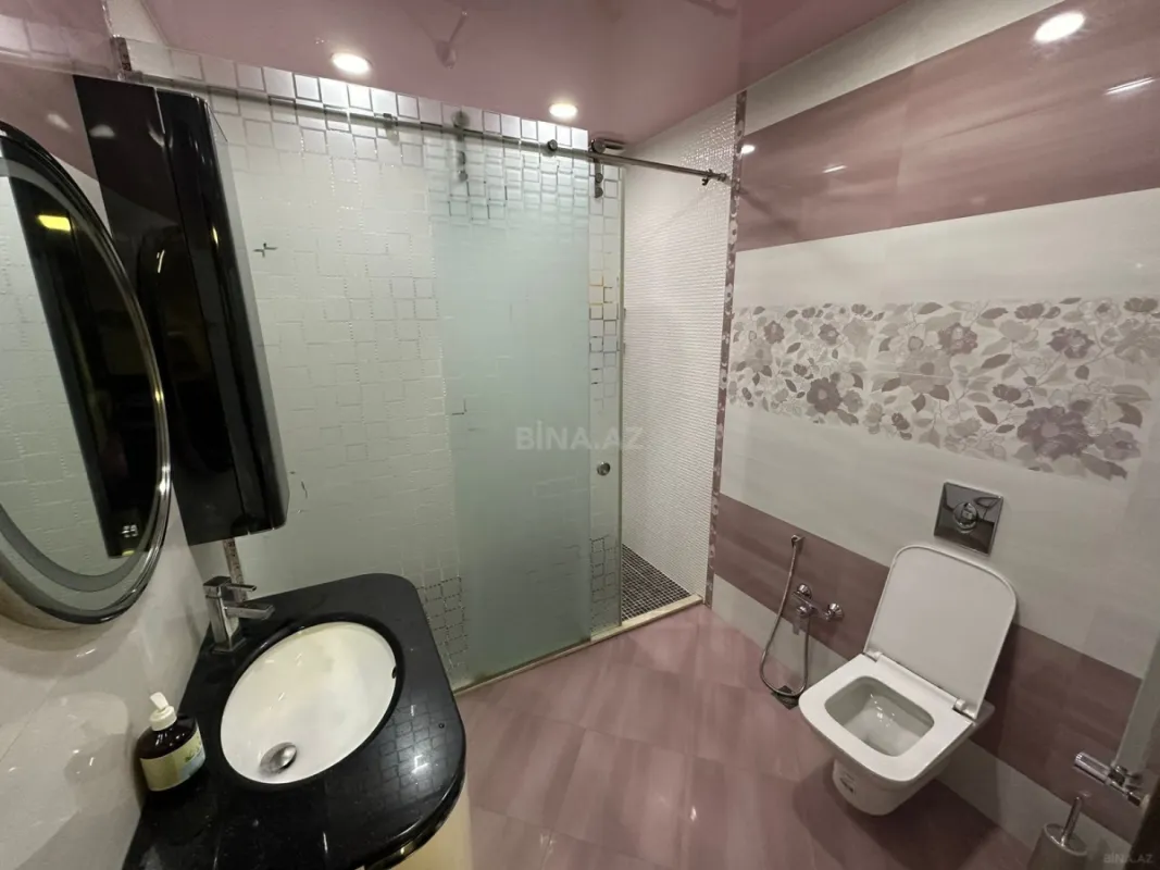Kirayə verilir 3 otaqlı mənzil 130 m²
