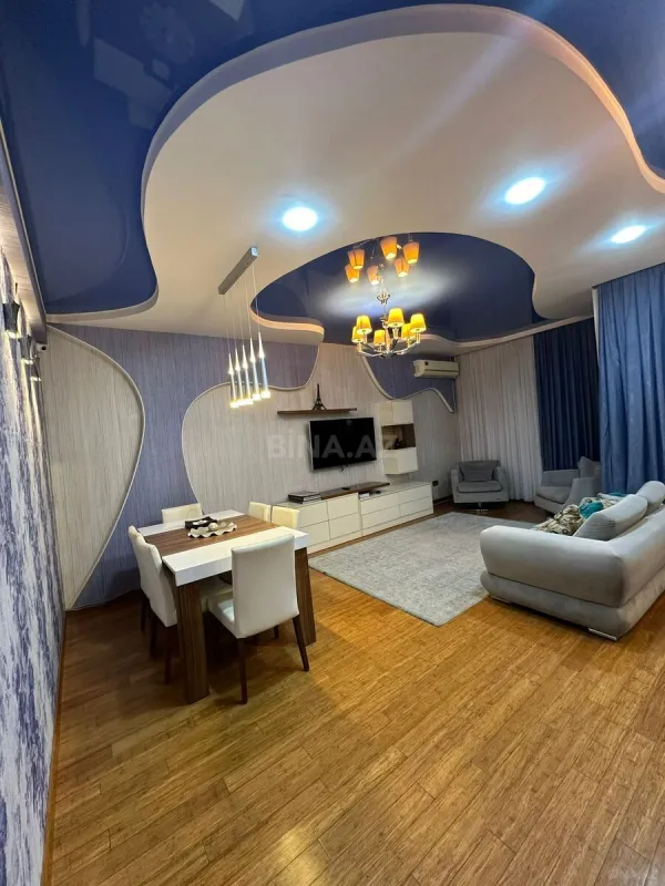 Kirayə verilir 3 otaqlı mənzil 130 m²