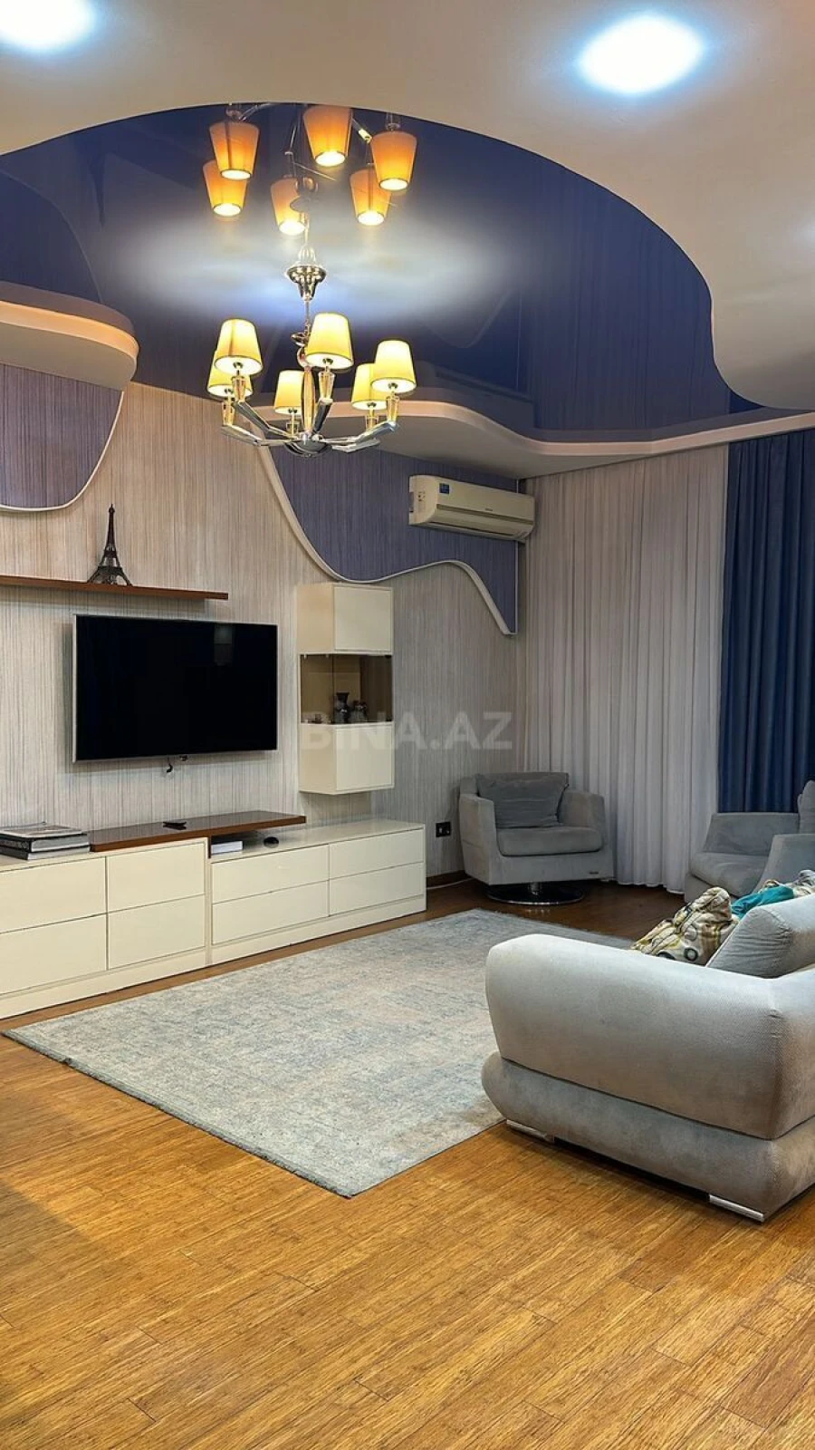 Kirayə verilir 3 otaqlı mənzil 130 m²