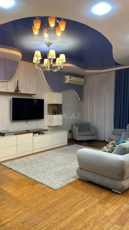 Kirayə verilir 3 otaqlı mənzil 130 m²