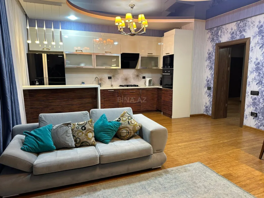 Kirayə verilir 3 otaqlı mənzil 130 m²