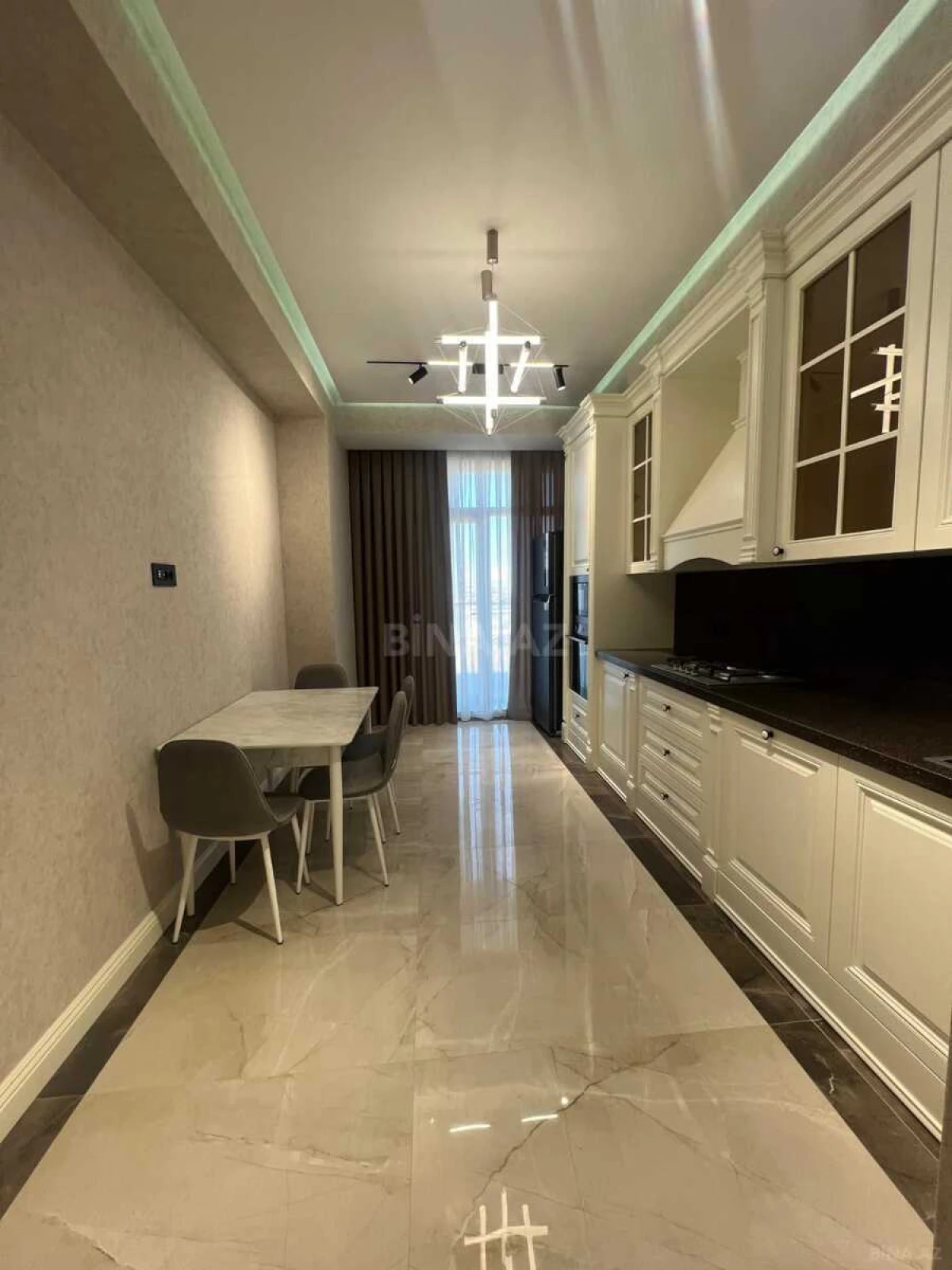 Satılır 3 otaqlı mənzil 104.4 m²