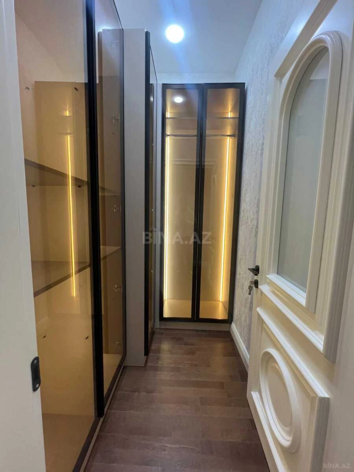 Satılır 3 otaqlı mənzil 104.4 m²