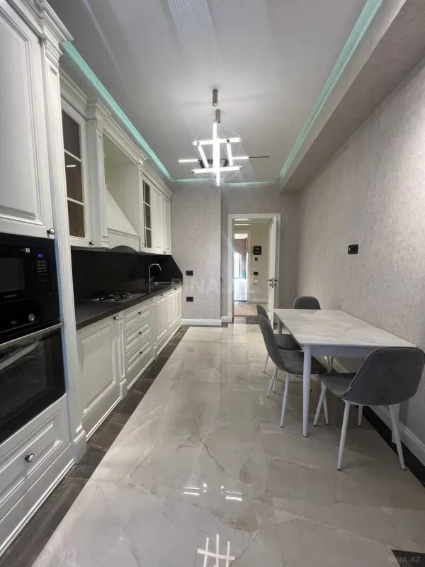 Satılır 3 otaqlı mənzil 104.4 m²