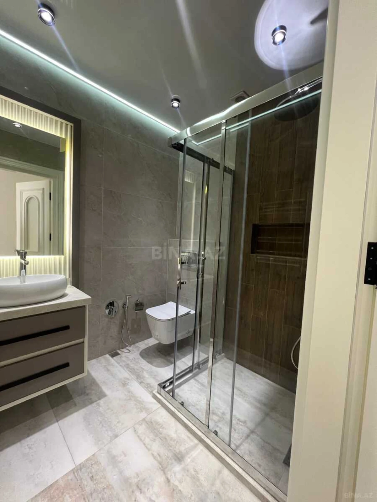 Satılır 3 otaqlı mənzil 104.4 m²