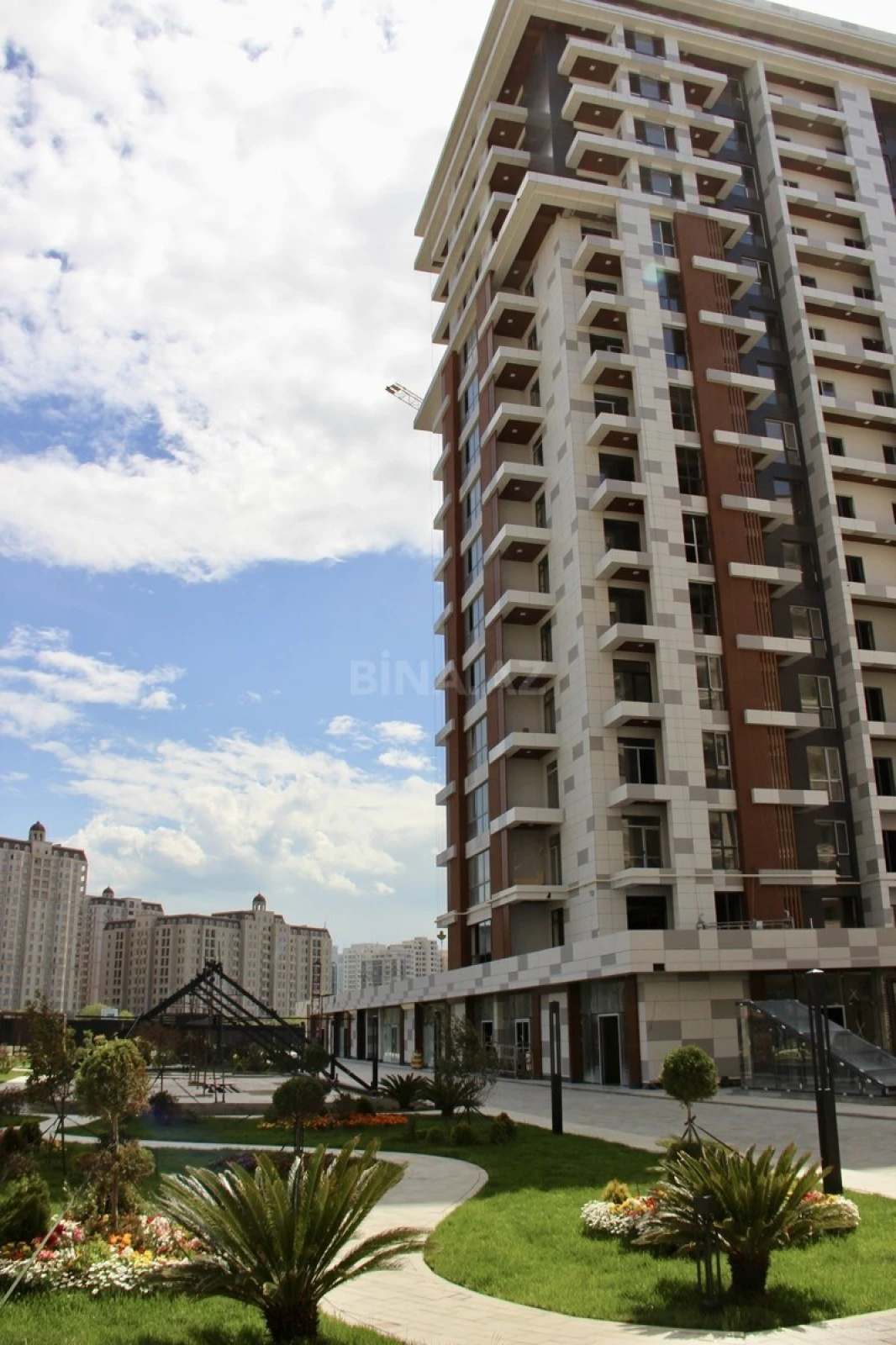 Satılır 3 otaqlı mənzil 104.4 m²