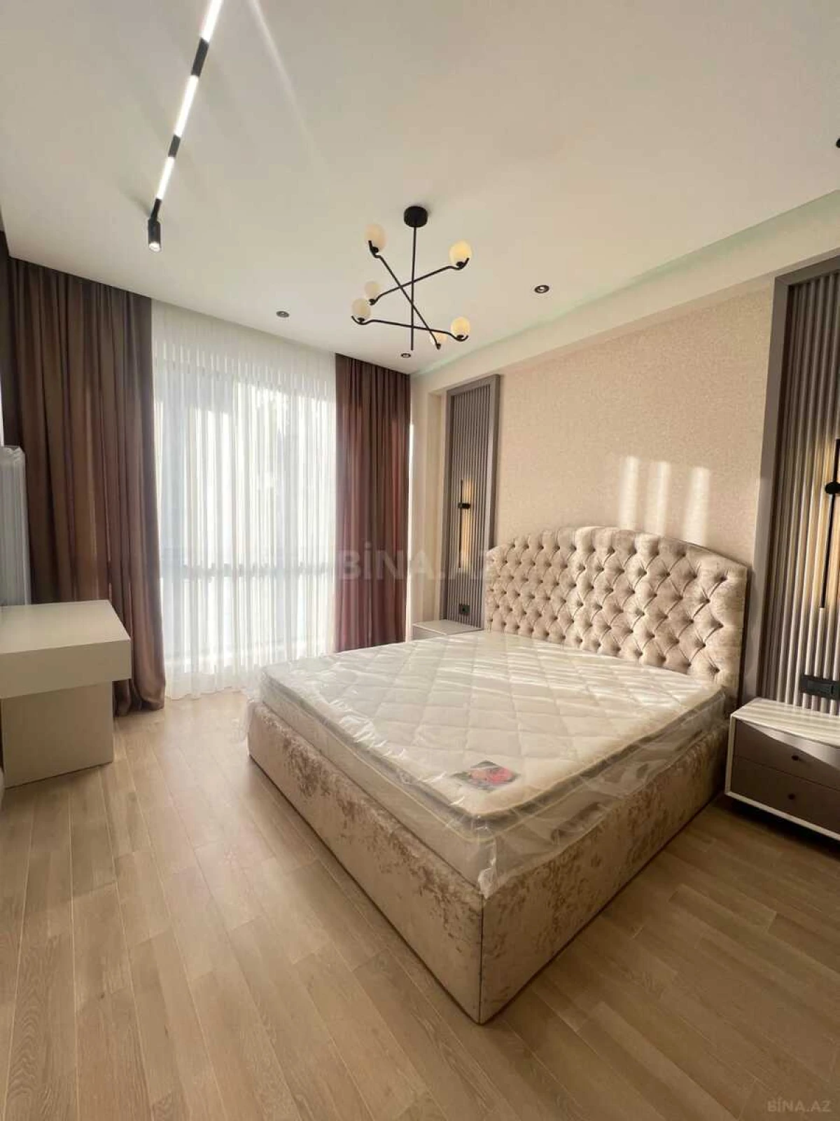 Satılır 3 otaqlı mənzil 104.4 m²