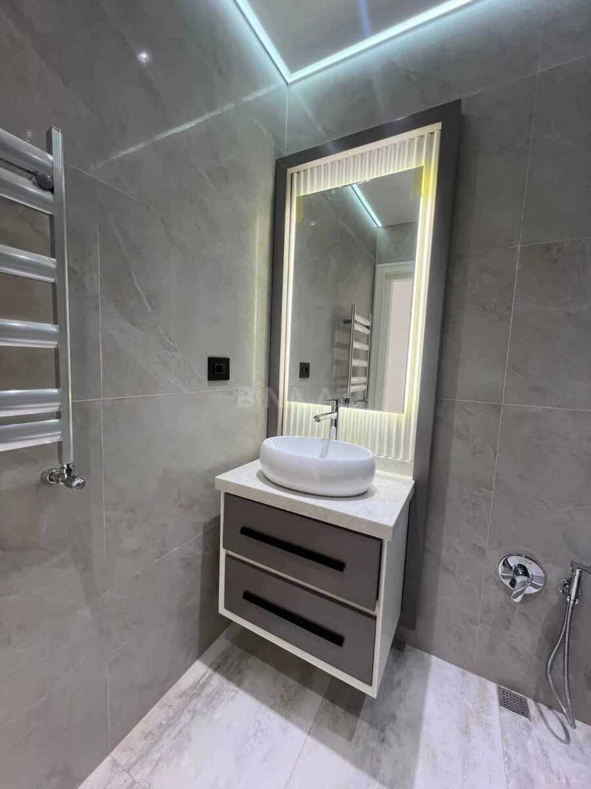 Satılır 3 otaqlı mənzil 104.4 m²