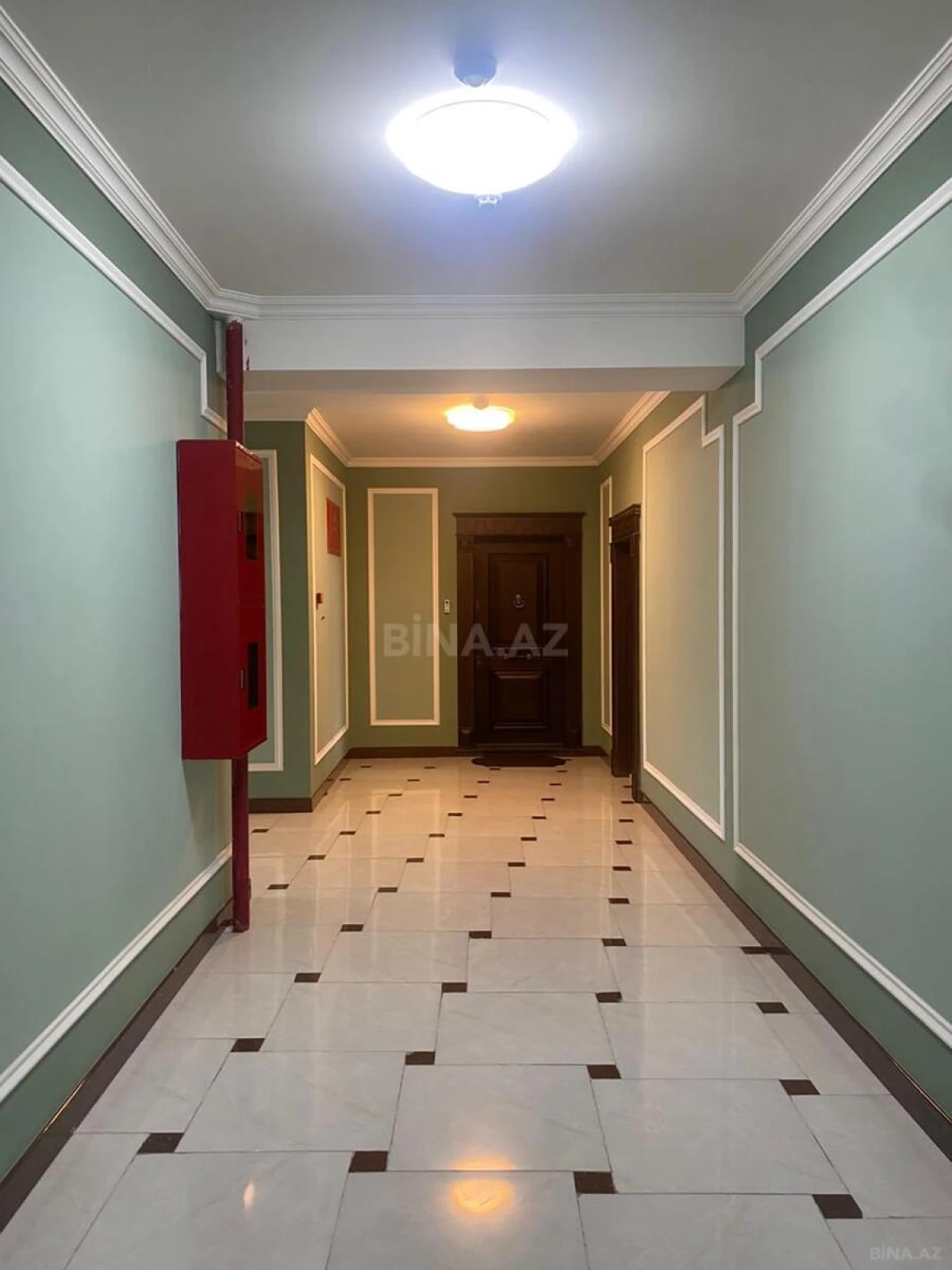 Satılır 3 otaqlı mənzil 106 m²