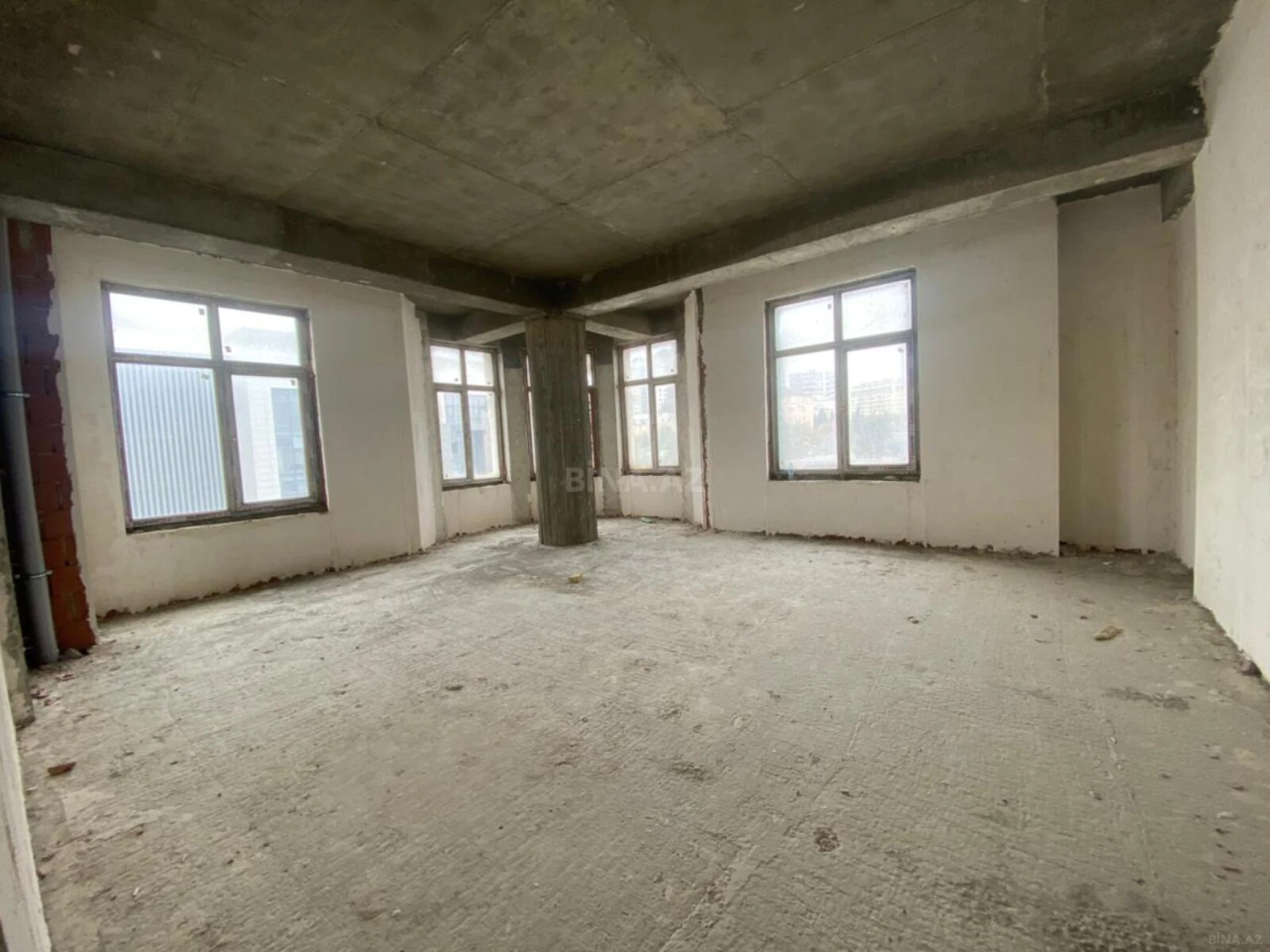 Satılır 3 otaqlı mənzil 106 m²