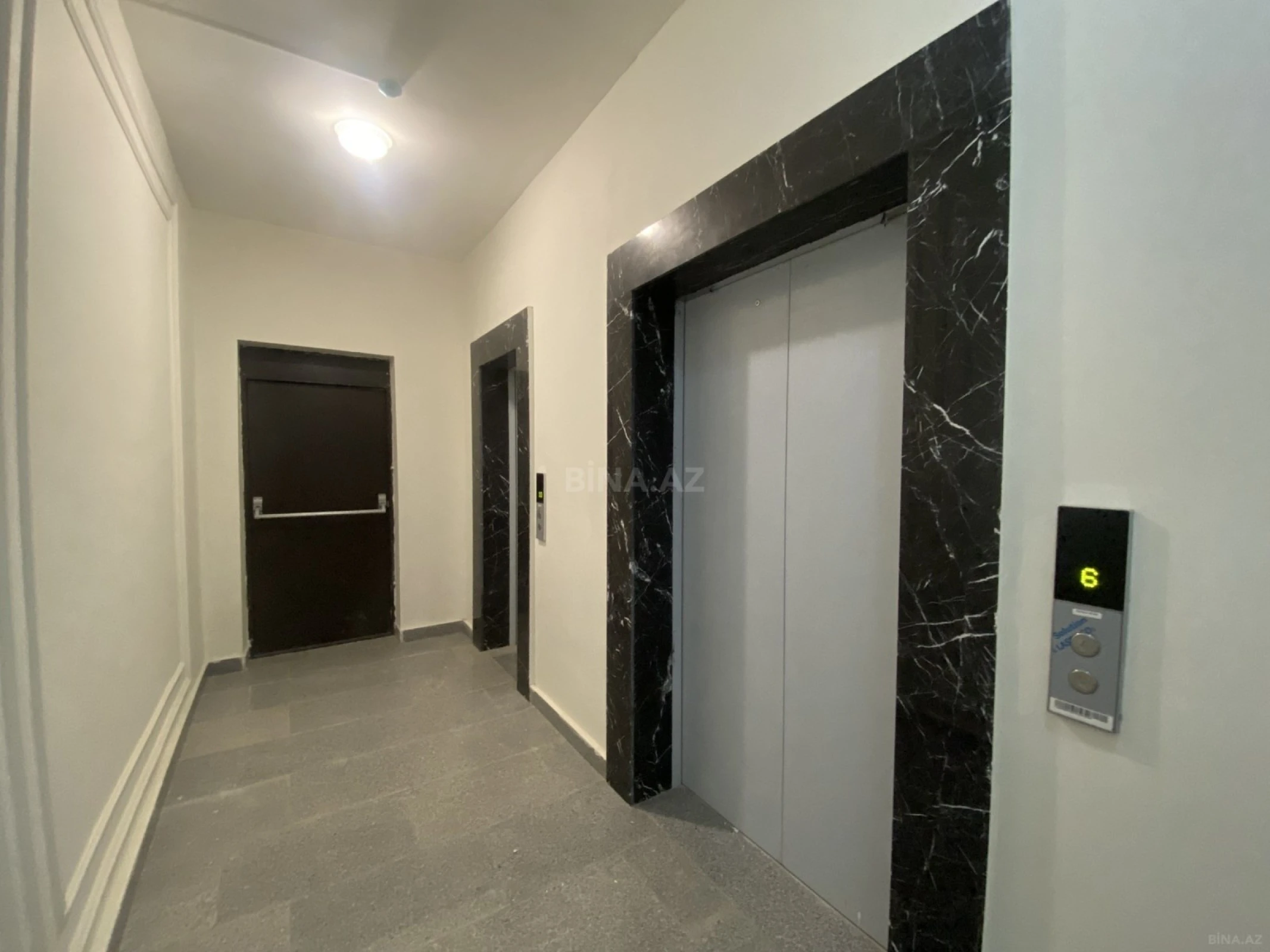 Satılır 4 otaqlı mənzil 147 m²