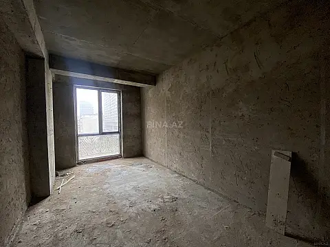 Satılır 4 otaqlı mənzil 147 m²