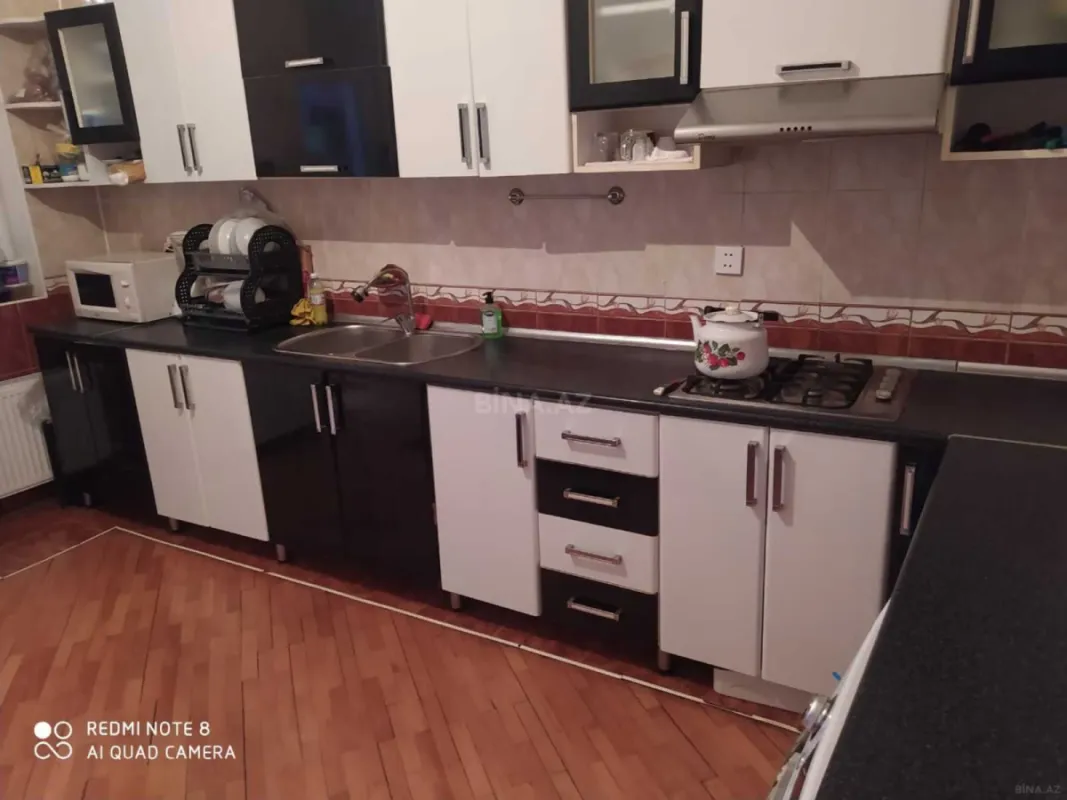 Kirayə verilir 3 otaqlı mənzil 185 m²