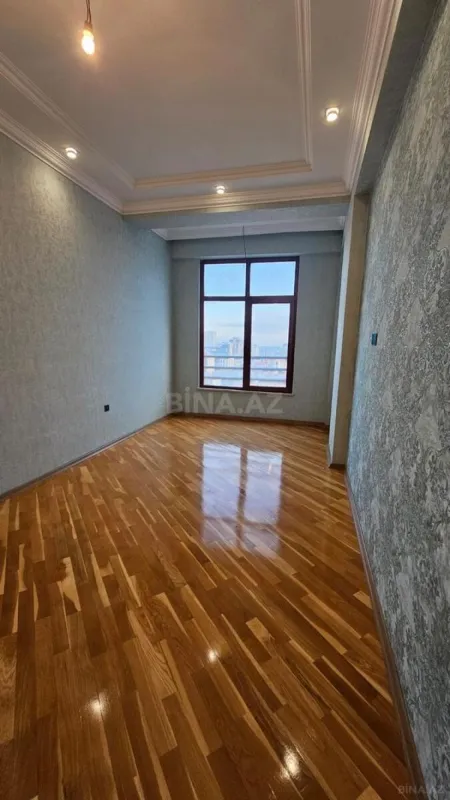 Satılır 3 otaqlı mənzil 141 m²