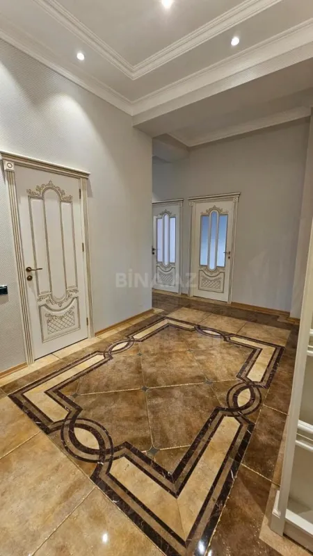 Satılır 3 otaqlı mənzil 141 m²